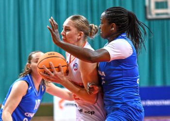 Українки за кордоном: Путра розпочала сезон з дабл-даблу – Федерація баскетболу України