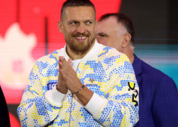 Усик признался, кто предлагал ему сменить гражданство – Спорт ):Бокс