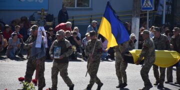 «Воював віддано і чесно». До Полтавщини востаннє повернувся воїн Валентин Рудь