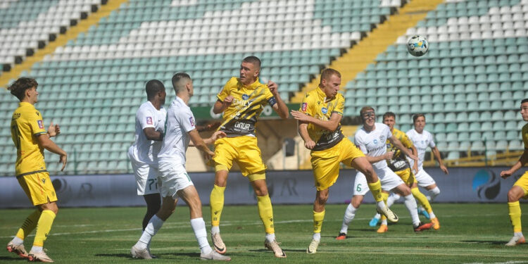 «Ворскла» в меншості втримала нічийний результат у грі з «Рухом»