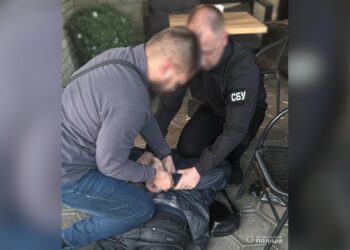 Жителя Кропивницького і його товариша підозрюють у підробленні документів для призовника