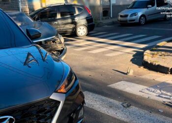 На перехресті вулиць Преображенська і Михайлівська у Кропивницькому сталася ДТП
