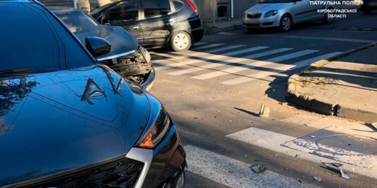 На перехресті вулиць Преображенська і Михайлівська у Кропивницькому сталася ДТП