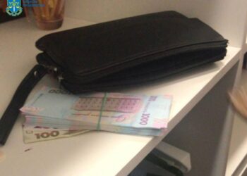 Кропивницький: помічник судді та юрист опинилися під вартою за вимагання хабаря