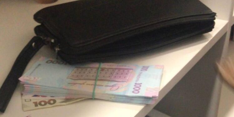 Кропивницький: помічник судді та юрист опинилися під вартою за вимагання хабаря