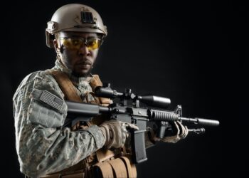 Як правильно вибрати захисний шолом для військового