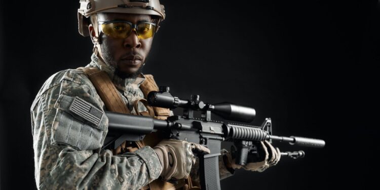 Як правильно вибрати захисний шолом для військового