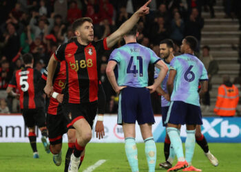 «Арсенал» впервые проиграл в АПЛ сезона 2024/25