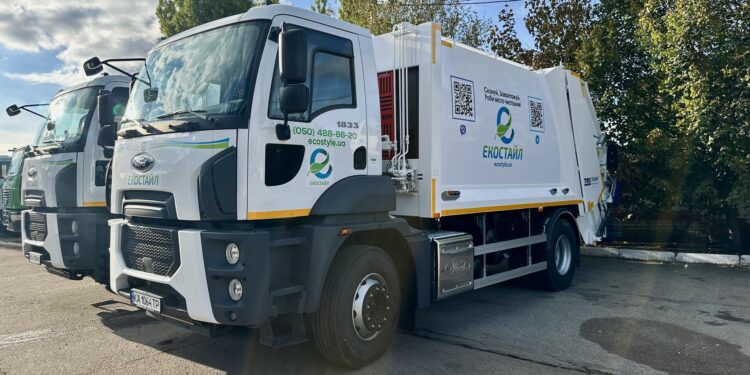 Два нові сміттєвози працюватимуть у Кропивницькому – ФОТО