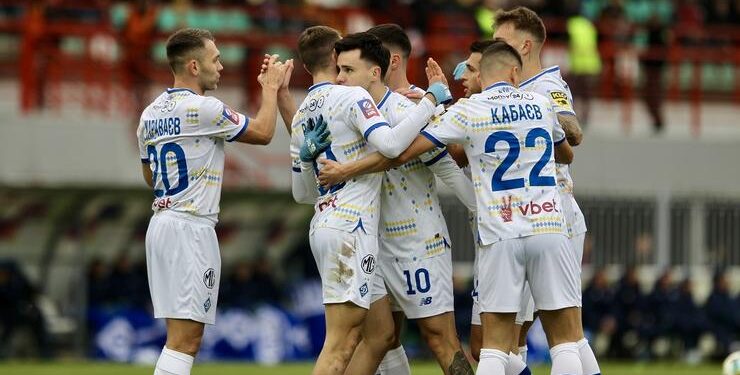 «Динамо» вышло на первое место в УПЛ после разгромной победы над «Оболонью»