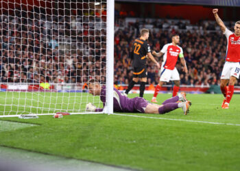 Дмитрий Ризнык вошел в историю Лиги чемпионов с курьезным автоголом и отбитым пенальти в одном матче