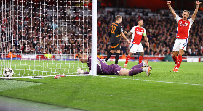 Дмитрий Ризнык вошел в историю Лиги чемпионов с курьезным автоголом и отбитым пенальти в одном матче