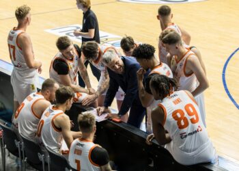 Дніпро здолав Кривбас на старті чемпіонату: відео пресконференції – Федерація баскетболу України