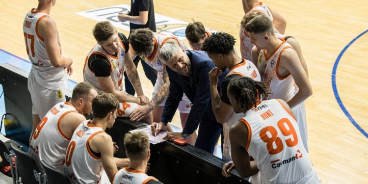 Дніпро здолав Кривбас на старті чемпіонату: відео пресконференції – Федерація баскетболу України