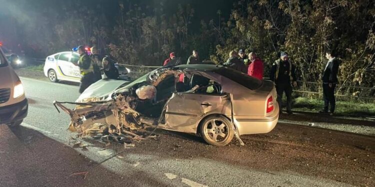 ДТП на трасі М-12 біля села Романівка – легкове авто зіштовхнулося з фурою