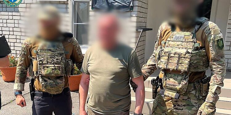 Ексвоєнком у Запоріжжі примушував підлеглих працювати на себе | Новини Запоріжжя