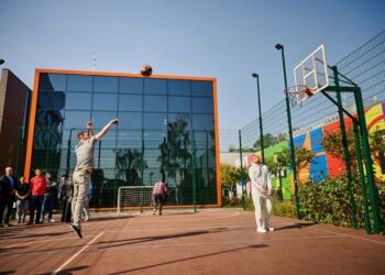 ФБУ подарувала найвлучнішим журналістам м’ячі Spalding – Федерація баскетболу України