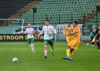 «Інгулець» в третьому матчі поспіль не програв «Карпатам»