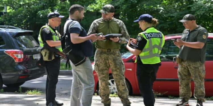 Як повинна відбуватися перевірка військово-облікових документів і чи мають право після цього затримати людину – Экономика