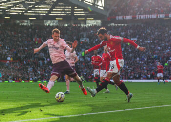 «Манчестер Юнайтед» оформил волевую победу над «Брентфордом» в 8 туре АПЛ