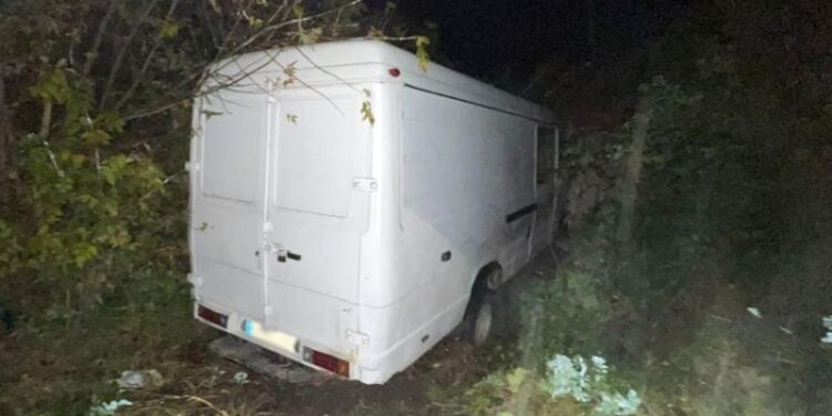 Мешканець Вінничини вкрав у Славуті мікроавтобус щоб доїхати на ньому додому —Хмельнитчина