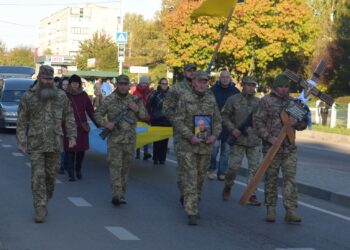 На Рівненщині провели в останню дорогу воїна-захисника Олександра Гетманчука