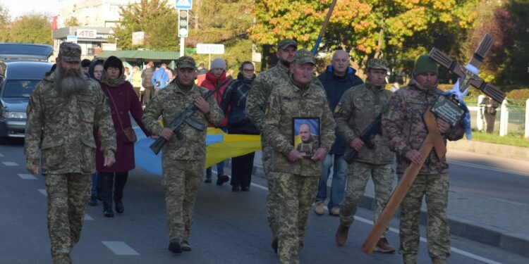 На Рівненщині провели в останню дорогу воїна-захисника Олександра Гетманчука