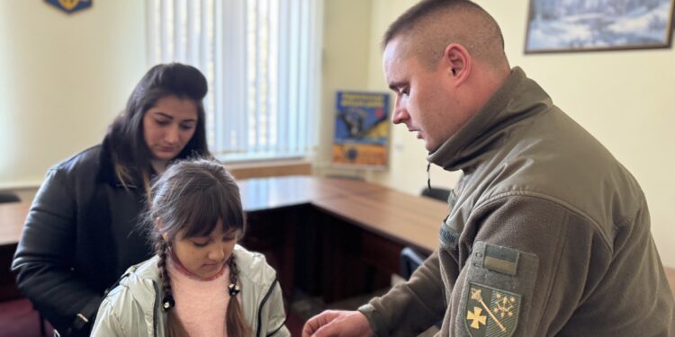 Найменшій доньці передали орден полеглого батька-розвідника