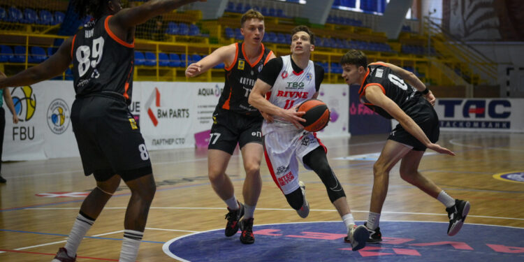 Рівне за рахунок потужної першої половини переміг Кривбас – Федерація баскетболу України