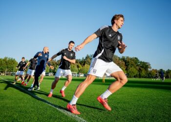 Сборная Украины вернулась к тренировкам перед матчами в Лиге наций