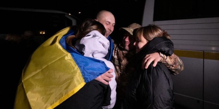 Ще четверо черкащан повернулися додому з ворожого полону – Новости Черкасс