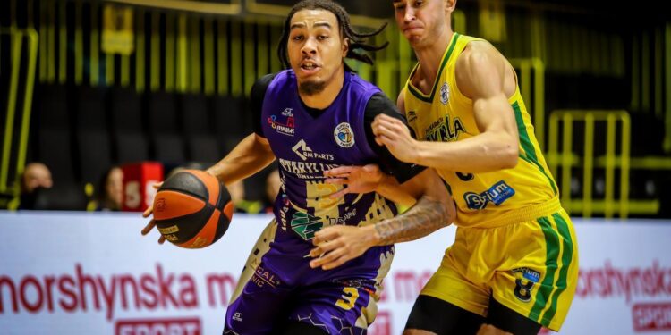 Старий Луцьк виграв у Прикарпаття-Говерли та здобув першу перемогу у Суперлізі – Федерація баскетболу України