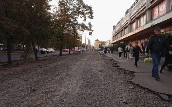 У Черкасах навпроти «Кооператора» облаштовують кишеню для зупинки громадського транспорту — Новости Черкасс