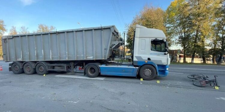 У Кам’янці-Подільському шепетівчанин наїхав вантажівкою на велосипедиста —Хмельнитчина