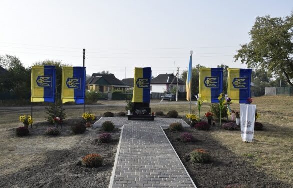 У Кам’янській громаді відкрили Алеї Слави Героїв