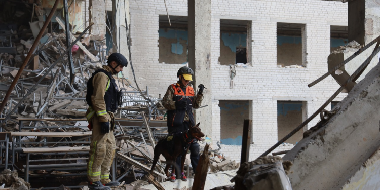 У лікарні помер поранений унаслідок удару по Інституту зв’язку