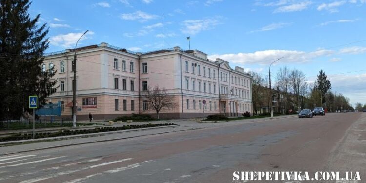 У Шепетівці та області на ряд об’єктів надійшли анонімні повідомлення про замінування —Хмельнитчина