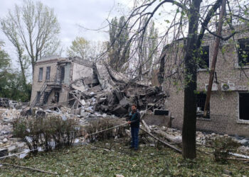 У Запоріжжі екоінспектори обстежили місце ворожого обстрілу – деталі | Новости Запорожья