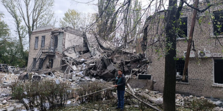 У Запоріжжі екоінспектори обстежили місце ворожого обстрілу – деталі | Новости Запорожья