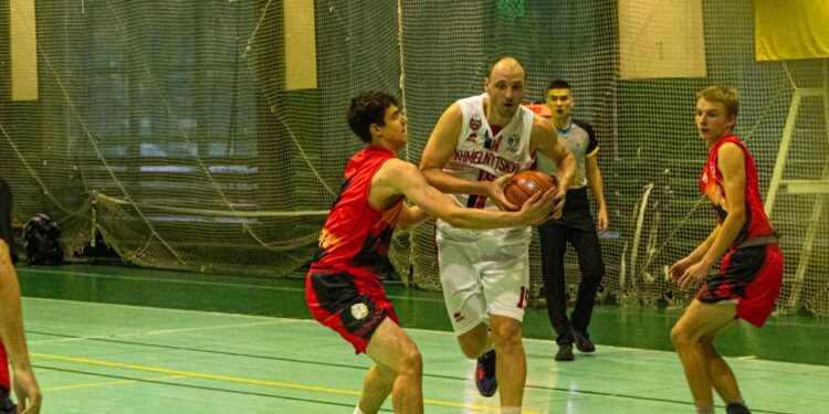 Відео хайлайтів MVP першого тижня Вищої ліги Євгена Коровякова – Федерація баскетболу України