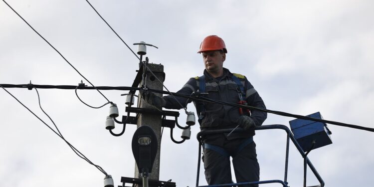 Відключення світла на Полтавщині спричинили атака росіян