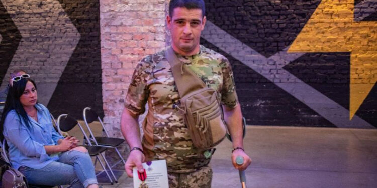 Військовослужбовець з Прикарпаття Микола Лозинський отримав почесний нагрудний знак “Золотий хрест”