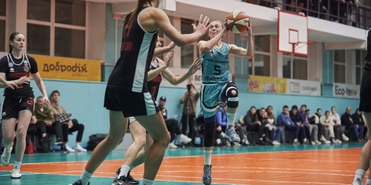 Вінниця-Медуніверситет взяла реванш у Франківська-Прикарпаття – Федерація баскетболу України