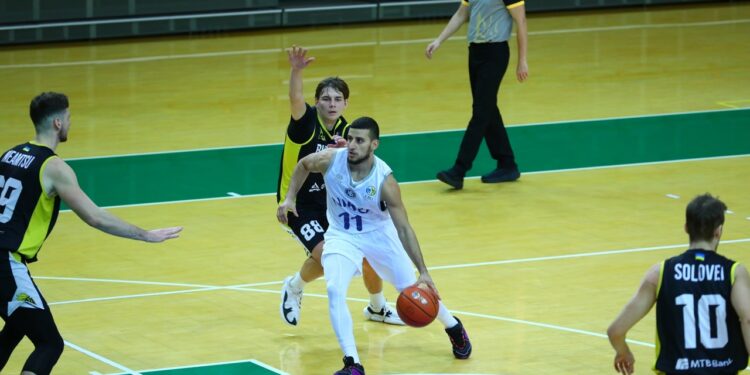 Вища ліга: Ніко-Баскет та БІПА зіграли овертайм, треті перемоги Самбора, Хмельницького і ДіДіБао – Федерація баскетболу України