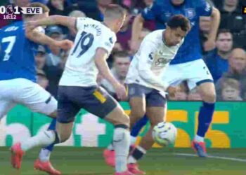 Виталий Миколенко вернулся в строй и помог «Эвертону» выиграть у «Ипсвича»