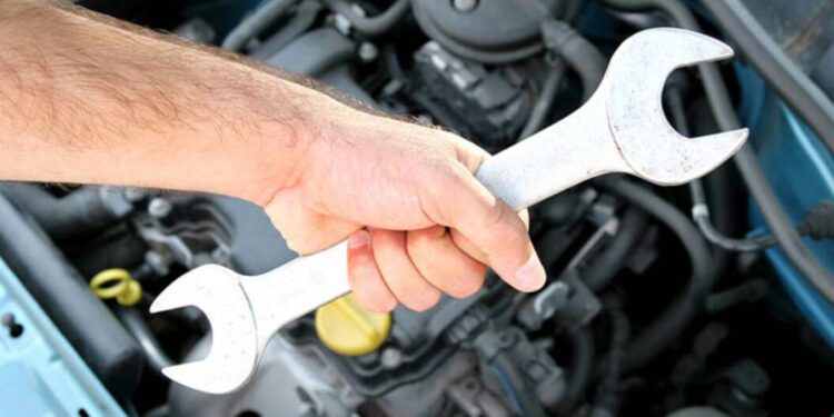 Водіям в Україні заборонили ремонт авто на вулицях: нові штрафи та правила | |