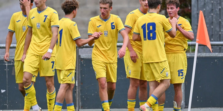 Збірна України U-17 із футболістами клубів УПЛ пробилася до другого раунду відбору