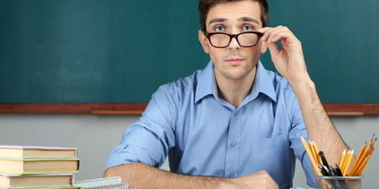 1000 гривень вчителям до зарплати виплатять, каже Денис Шмигаль