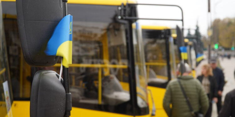 16 громад Житомирщини отримали нові шкільні автобуси | Журнал Житомира