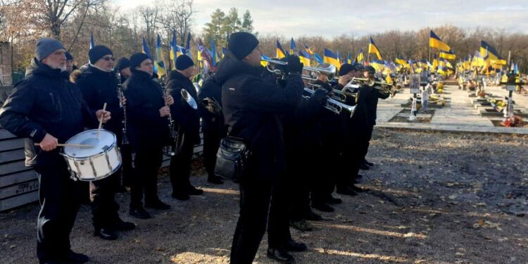 З трьома військовими попрощалися у Кропивницькому